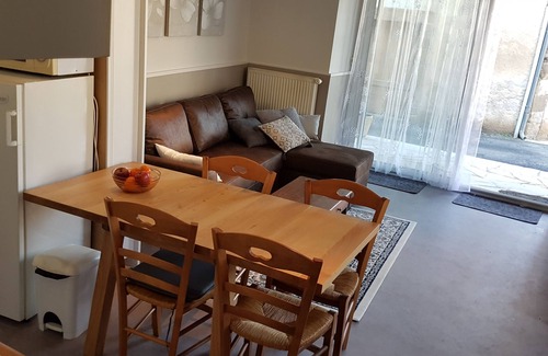 Azerat Apartamento | Precioso apartamento muy cerca de la piscina comunitaria, restaurante / pequeña tienda.