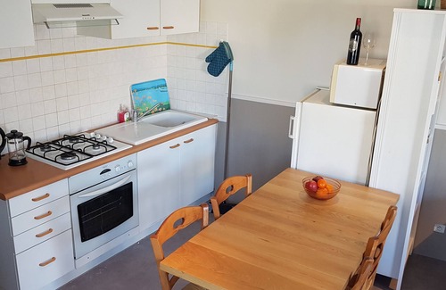 Azerat Apartamento | Precioso apartamento muy cerca de la piscina comunitaria, restaurante / pequeña tienda.