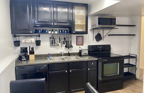 West Jordan Casa | Lovely Basement Suite-2 bedrooms/1 bath with FULL kitchen and laundry!!!