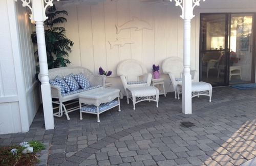Silver Sands Beach Cabaña | Lovely Beach Cottage w / Fuente Piscina Privada