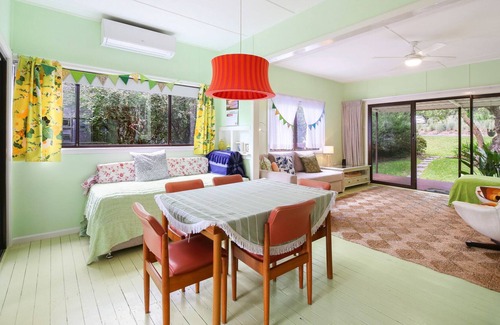 Bateau Bay Casa | Ambiente retro - 18 Norahview Street, Bateau Bay