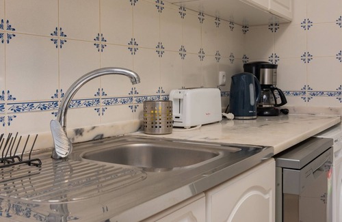 Santa Engracia Apartamento | Lovely & Bright Family Flat W/ Patio
