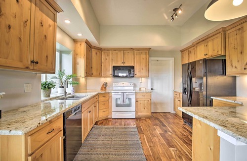 Silverton Apartamento | Lovely Canyon View Apartment w/ Patio & Yard