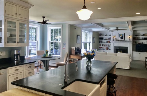 Cape Elizabeth Casa | Lovely Cape Elizabeth Family Home echa un vistazo a nuestras reseñas de airbnb de 5 estrellas!