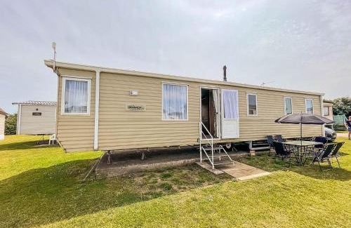 Pakefield Otro | Lovely Caravan By The Beach In Pakefield, Suffolk Ref 68007Cl