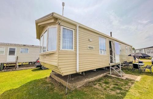 Pakefield Otro | Lovely Caravan By The Beach In Pakefield, Suffolk Ref 68007Cl