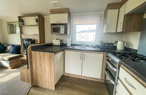 Beckingham Casa | Lovely caravan with free WiFi at Steeple Bay Holiday Park ref 36058B