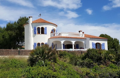 L Almadrava Villa | Frente al agua, Hermosa villa de estilo catalán, con impresionantes vistas al mar