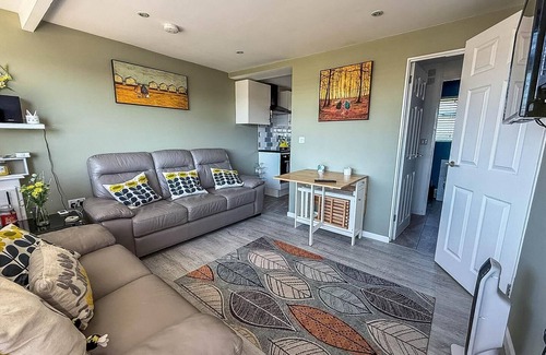 Scratby Chalet De Esquí | Lovely chalet with free Wi-Fi at Green Farm Park, Norfolk ref 43395G