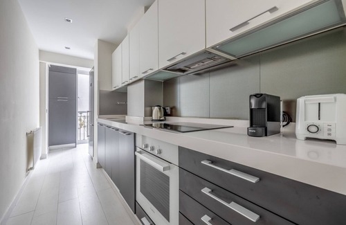 Arapiles Apartamento | Lovely Chamberi 2BR w/ Doorman, nr Ciudad Universitaria, by Blueground