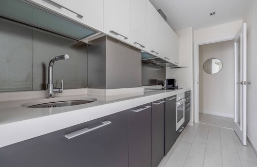 Arapiles Apartamento | Lovely Chamberi 2BR w/ Doorman, nr Ciudad Universitaria, by Blueground