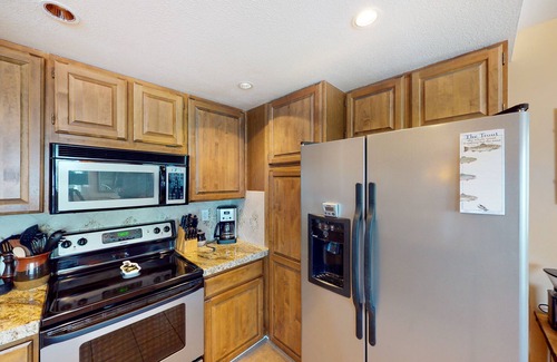 Elkhorn Village Condominio | Lovely condo with pool, fireplace, hot tub, tennis, skiing, sauna & W/D