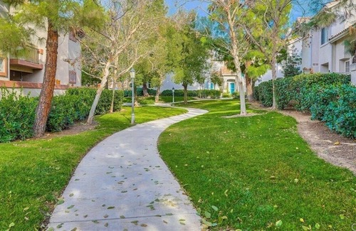 Corona Condominio | Lovely Condominium in the Hills