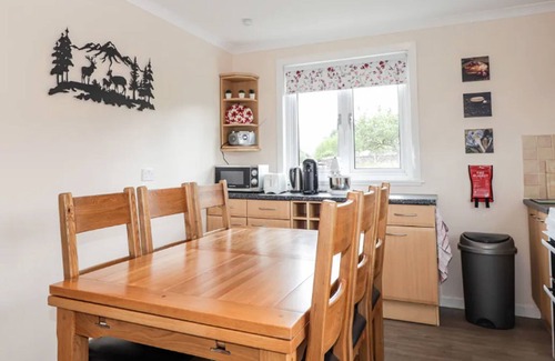 Drumchork Casa | Lovely cosy cottage with stunning loch and mountain views in scenic countryside