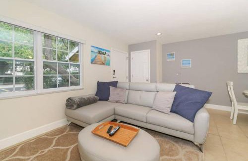 South Sarasota Casa | Lovely Cottage - Close to Siesta, Shops & Dining