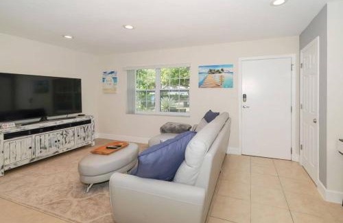 South Sarasota Casa | Lovely Cottage - Close to Siesta, Shops & Dining
