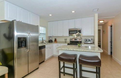 South Sarasota Casa | Lovely Cottage near the Beach and Downtown Sarasota