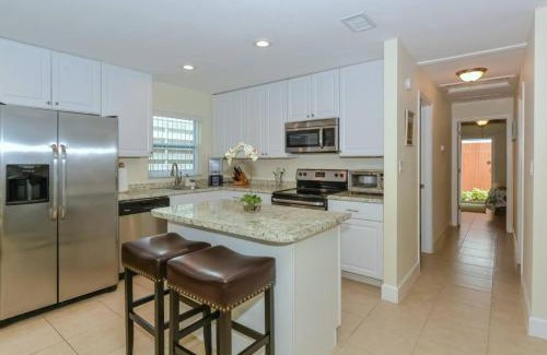 South Sarasota Casa | Lovely Cottage near the Beach and Downtown Sarasota