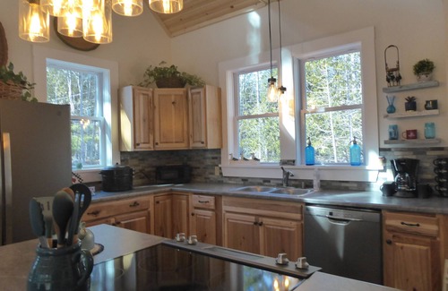 Winter Harbor Cabaña | Lovely cottage on Acadia National Park's quiet Schoodic side. Pet friendly