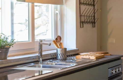 Pomaia Casa | Lovely cottage, quiet located, shared hot tub, village walking distance