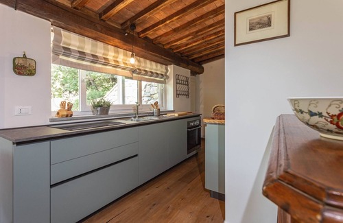 Pomaia Casa | Lovely cottage, quiet located, shared hot tub, village walking distance