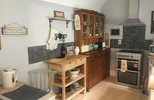Leek Casa | LOVELY COTTAGE TERRACE HOME, Leek Centre