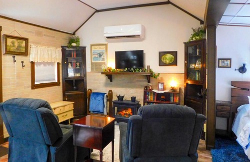 St. Charles Apartamento | Lovely Couples Escape on Mississippi River!