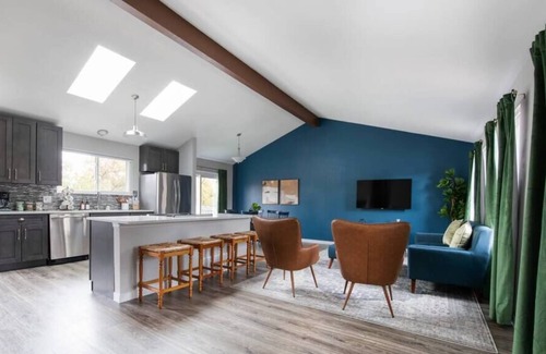 Highlands Casa | Lovely Denver Retreat W/ Cozy Fire Pit & Games!