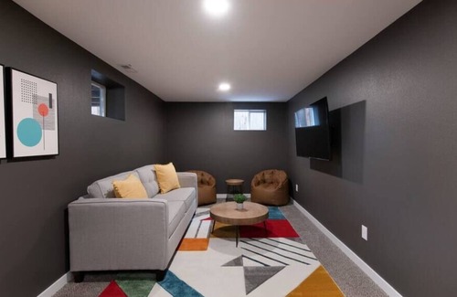 Highlands Casa | Lovely Denver Retreat W/ Cozy Fire Pit & Games!