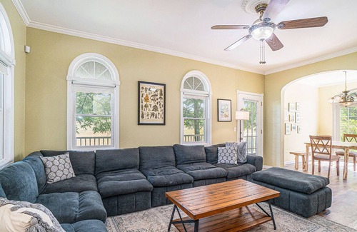 Frankfort Casa | Lovely, dog-friendly home surrounded by farmland - walk to the lake & town