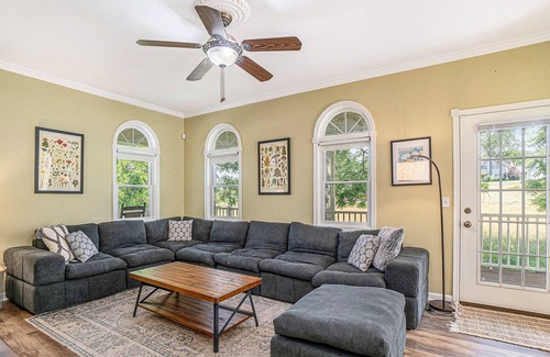 Frankfort Casa | Lovely, dog-friendly home surrounded by farmland - walk to the lake & town