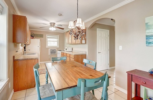 Rockport Casa | Lovely dog-friendly waterfront home with firepit, grill, balcony, & washer/dryer