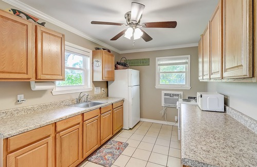 Rockport Casa | Lovely dog-friendly waterfront home with firepit, grill, balcony, & washer/dryer