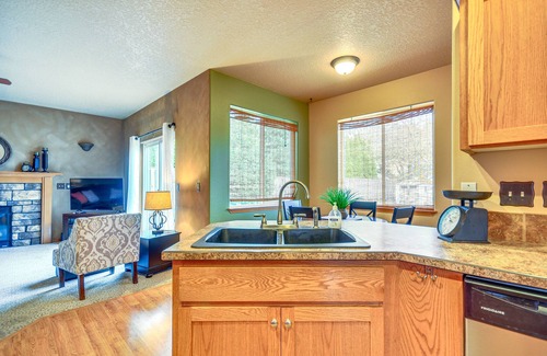 Dundee Casa | Lovely Dundee Home w/ Private Yard & Fire Pit!