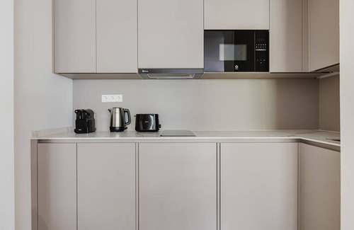 Teatinos Apartamento | Lovely El Consul - El Romeral Studio, near Food, by Blueground