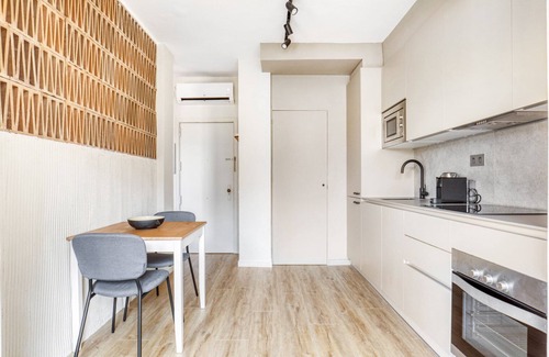 El Putget i Farro Apartamento | Lovely El Putxet i el Farró 1BR w/ Terrace, by Blueground