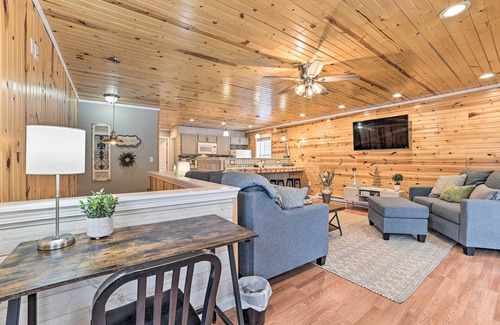 Mancelona Cabina | Lovely Elmira Cabin w/ Deck, 18 Mi to Gaylord