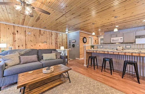 Mancelona Cabina | Lovely Elmira Cabin w/ Deck, 18 Mi to Gaylord