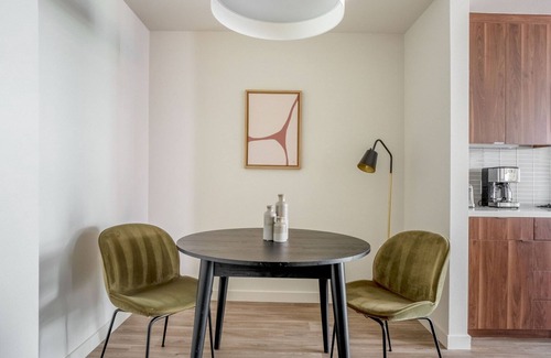 Emeryville Apartamento | Lovely Emeryville 1BR w/ Rooftop & Yoga Studio, nr Mall, by Blueground