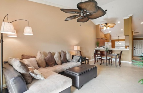 Estero Apartamento | Lovely Estero Condo Community Perks and Pool Access
