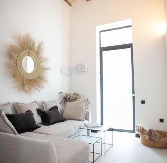 La Roqueta Apartamento | Lovely Exclusivity in Valencia Center