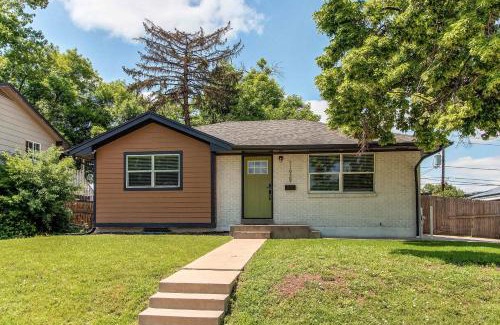 Northglenn Casa | Lovely family home in Northglenn with fenced yard and bonus room