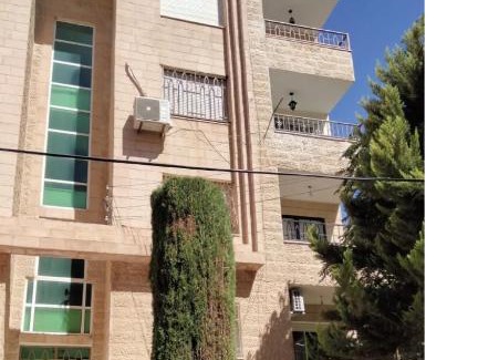 Al Jubeiha Apartamento | Lovely family home