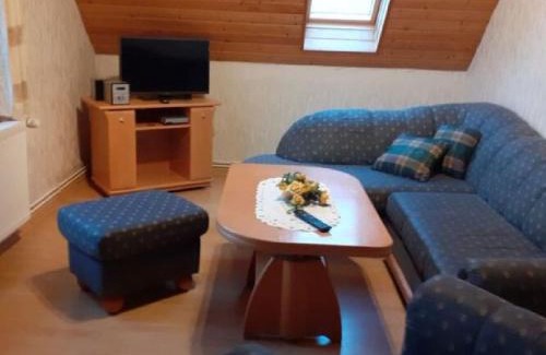 Friedrichsfeld Casa | Lovely Farmhouse in Friedrichsfeld with Garden