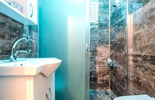 Gumussuyu Mahallesi Apartamento | Lovely Flat in Beyoglu near Public Transportation