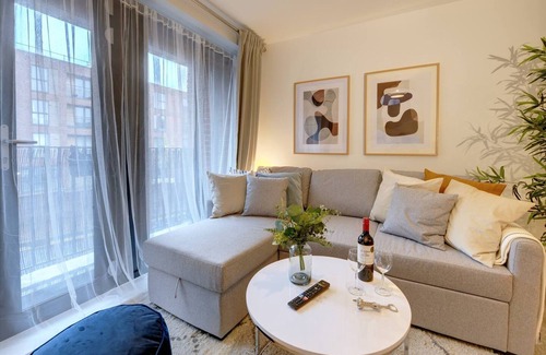 Gloucester Apartamento | Lovely Flat in Kiln Close with Free Parking
