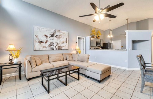 Lake Mary Casa | Lovely Florida Retreat w/ Lanai: 5 Mi to Riverwalk