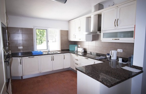Carvoeiro Villa | Preciosa villa de cuatro dormitorios con gran piscina privada cerrada - Wifi gratuito y aire acondicionado