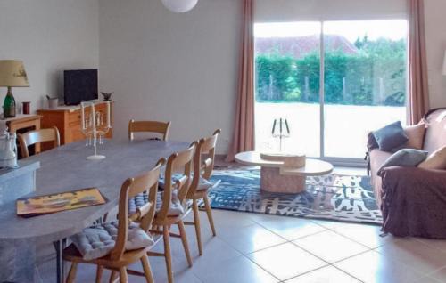 La Chapelle-Saint-Sauveur Casa | Lovely Home In La Chapelle-Saint-Sauv