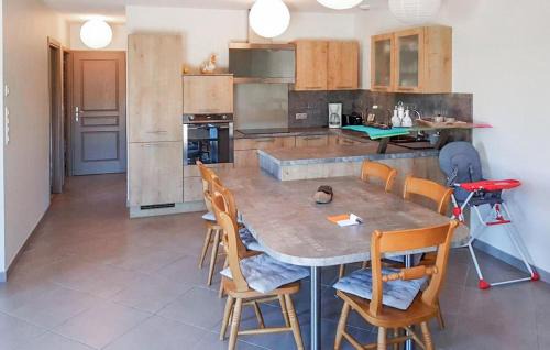 La Chapelle-Saint-Sauveur Casa | Lovely Home In La Chapelle-Saint-Sauv